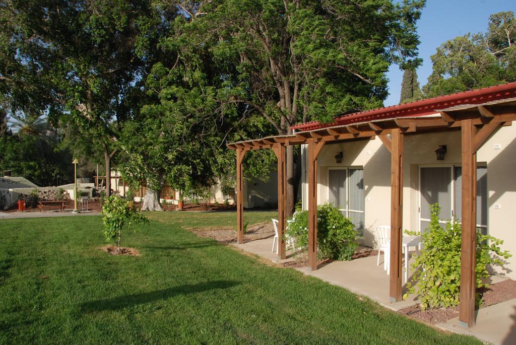 Kibbutz Tiratzvi - Country Lodging Tirat Zevi Exterior photo